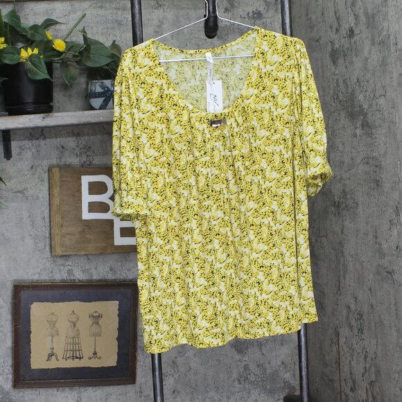 NWT Ny Collection Size Top with Short Balloon Sleeves Yellow Black Floral 3X - Picture 2 of 5